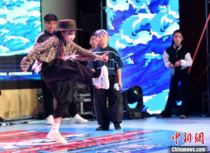 重温经典，2021东南卫视海峡新干线回顾，回顾经典，东南卫视海峡新干线2021年度精彩瞬间