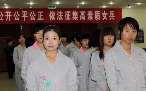 中国女兵标准，新时代下的巾帼英雄，新时代巾帼英雄，中国女兵的标准与风采