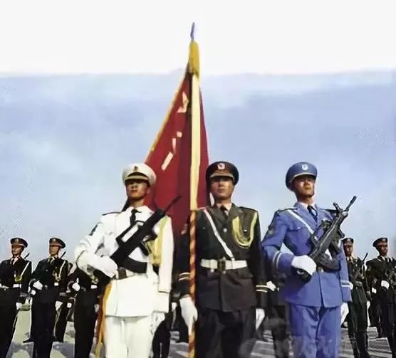 三军仪仗队，万里挑一的荣耀与责任，三军仪仗队的荣耀与责任，万里挑一的使命担当