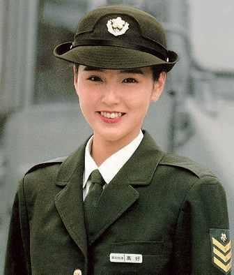 女兵一般干什么，女性士兵的角色与职责，女性士兵的角色与职责，女兵的职责和任务概览