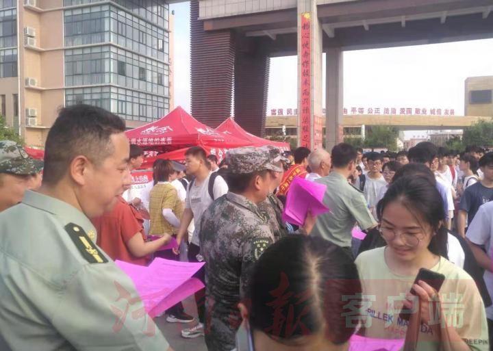 征兵工作宣传图片，传递国家力量与荣耀，征兵宣传图片，展现国家力量与荣耀的荣耀征程