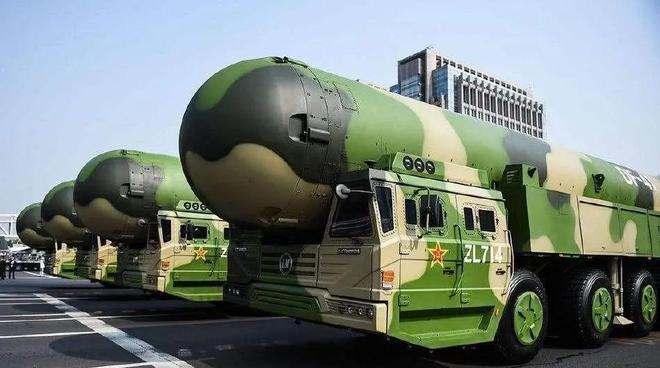 中国2019年阅兵武器装备展示，力量与进步的象征，中国2019年阅兵武器装备展示，力量与进步的辉煌展现