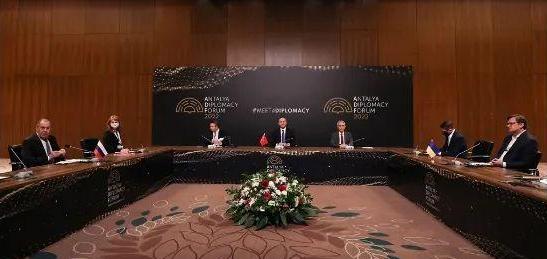 新闻联播直播军事，深度解析军事动态，展现国防力量，新闻联播深度解析军事动态，展现国防力量，直播军事展现强国风采