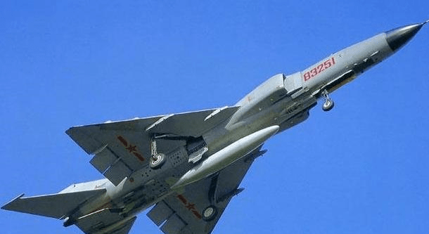 中国69式主战坦克详细参数分析，中国69式主战坦克详细参数深度解析