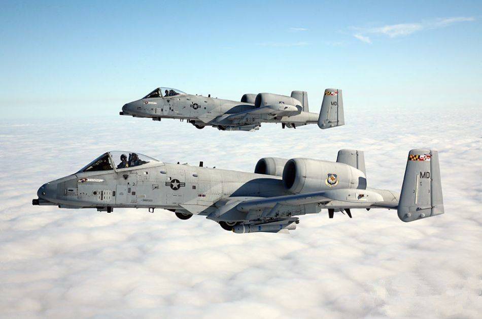 A-10攻击机的威力与传奇，A-10攻击机的威力与传奇，战斗机的传奇表现与实战威力探索