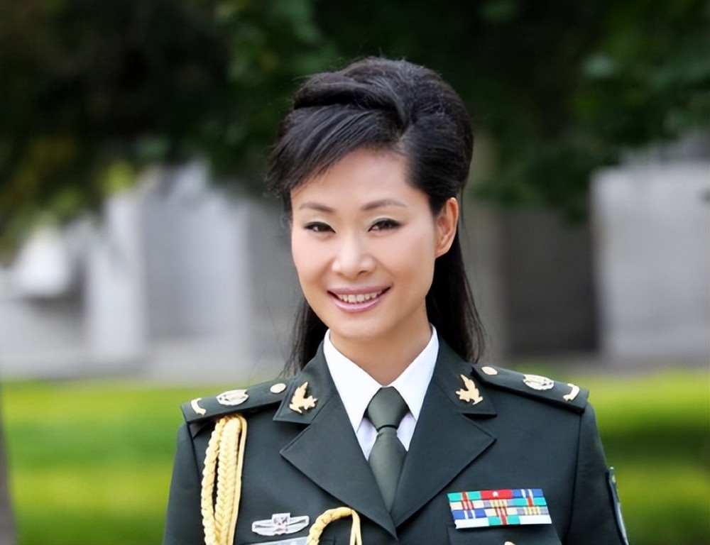 女武警军装照片，荣耀与责任的象征，女武警军装照，荣耀与责任的展现