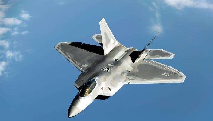 歼-20与F-22，究竟谁更厉害？，歼-20与F-22，谁更胜一筹？对比解析
