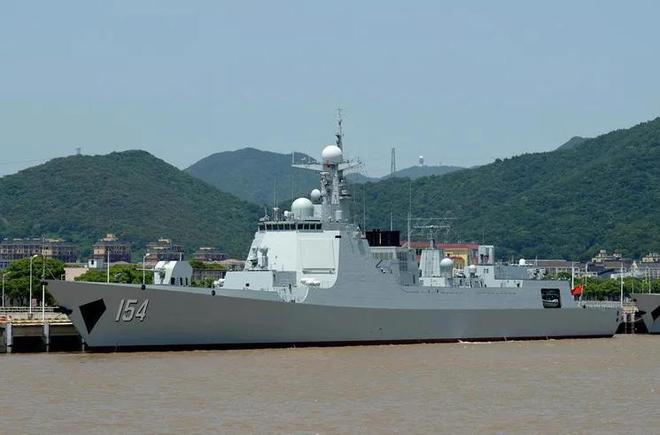 福建号驱逐舰，中国海军的新锐力量，中国海军新锐力量，福建号驱逐舰亮相