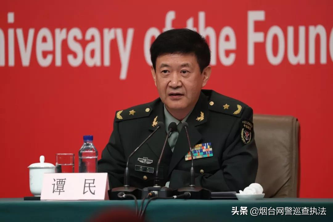 胜利日大阅兵，新型武器装备展现强大实力，胜利日大阅兵展示新型武器装备强大实力