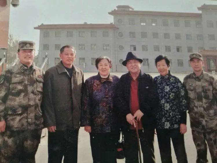 探寻十四集团军炮四师的辉煌历程与贡献，十四集团军炮四师辉煌历程与卓越贡献探寻