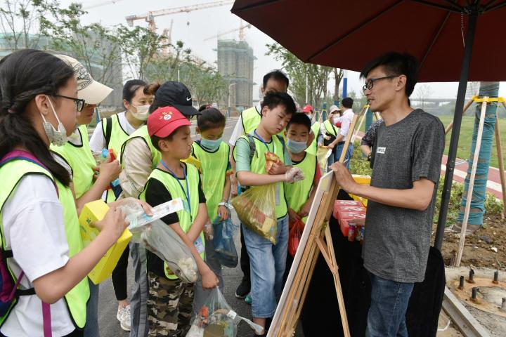 世界新闻报与传媒行业的深度洞察，世界新闻报，传媒行业的深度洞察与趋势分析