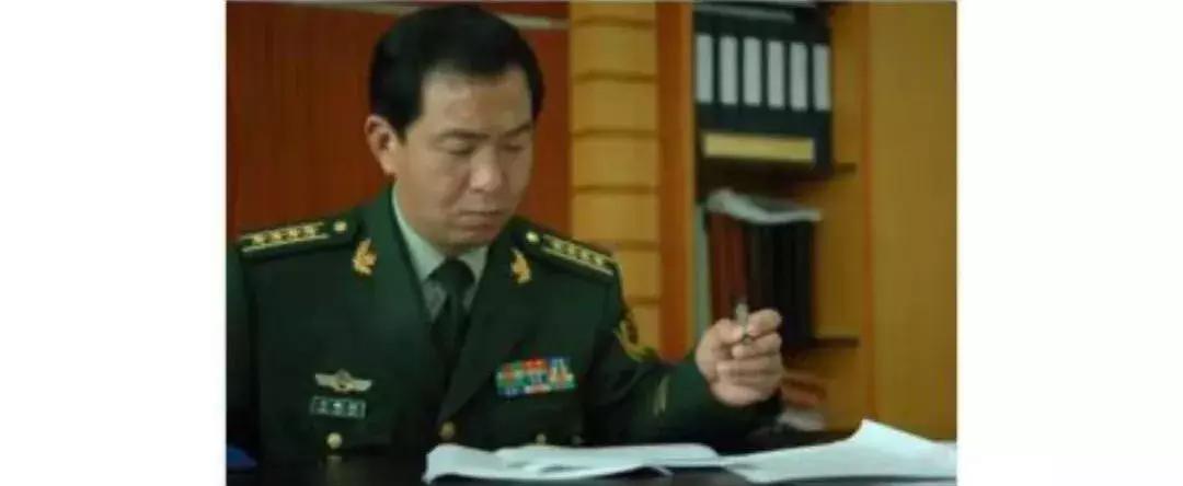 独臂英雄的伴侣，丁晓兵妻子的坚韧与奉献，独臂英雄的伴侣，丁晓兵妻子的坚韧与无悔奉献