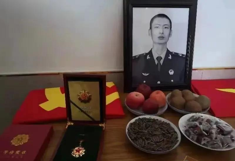 肖思远，独子身份的背后故事，肖思远，独子身份背后的故事揭秘