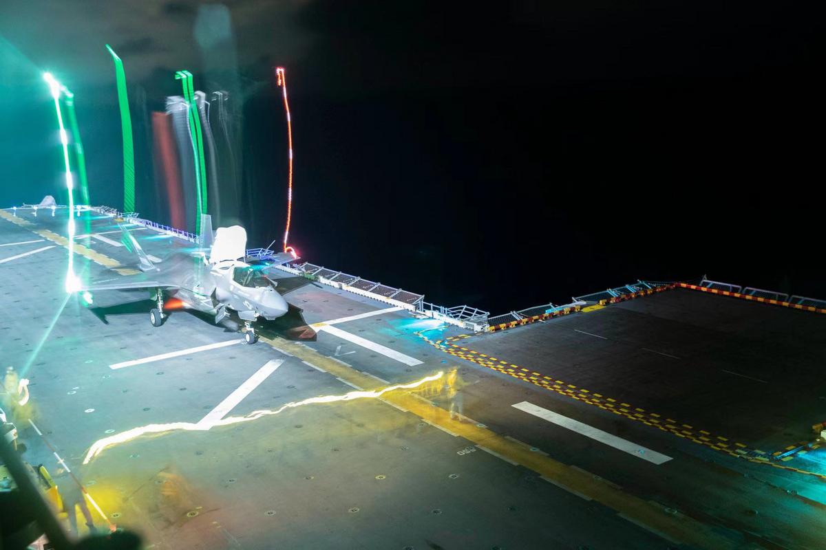 揭秘中国海军新锐力量，成都舰视频展现的052D型驱逐舰风采，揭秘中国海军新锐力量，成都舰展现的052D型驱逐舰风采展示