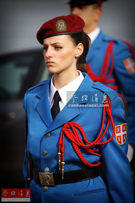 塞尔维亚女兵方队，展现力量与荣耀，塞尔维亚女兵方队，力量与荣耀的展现
