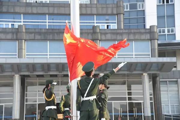 国旗护卫队要求，卓越、忠诚与荣誉的象征，国旗护卫队，卓越、忠诚与荣誉的典范展现