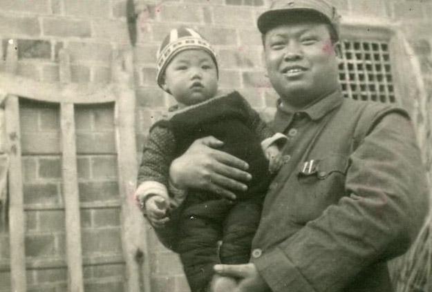 辽宁号航空母舰舰长军衔，荣耀与责任，辽宁号航空母舰舰长，荣耀与责任的军衔之路