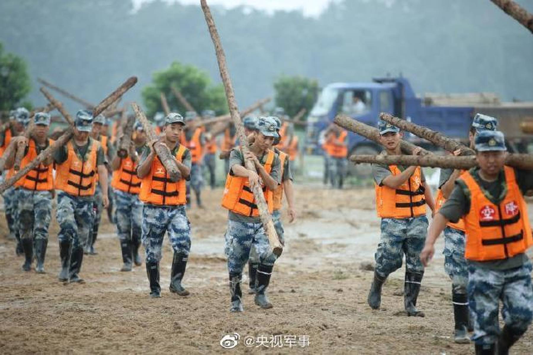 湖北空15军空降兵，英勇无畏的空降先锋，湖北空15军空降兵，英勇先锋，无畏先锋