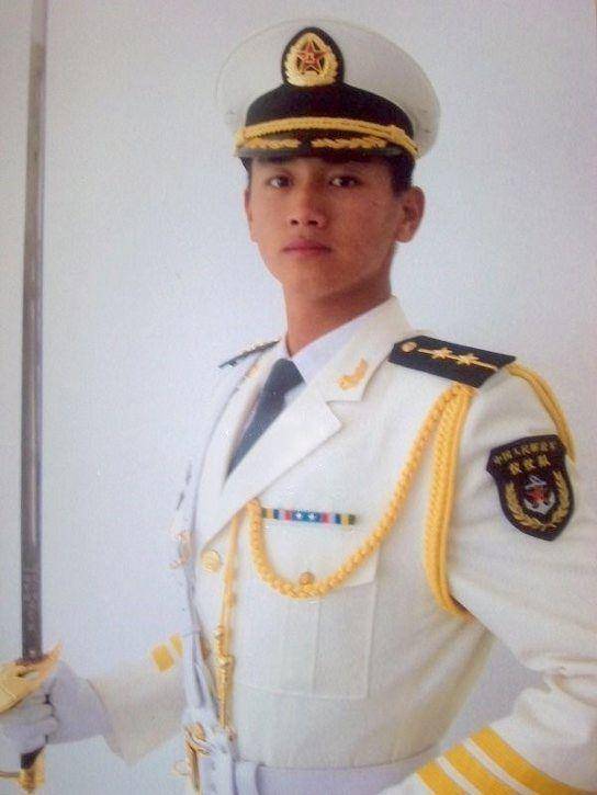 三军仪仗队海军护旗手，荣耀与责任并存，三军仪仗队海军护旗手的荣耀与责任之旅