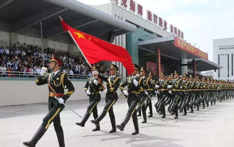驻澳门部队军营开放日表演视频，展现军威与军民融合之情，驻澳门部队军营开放日，军威与军民融合之情的精彩瞬间视频回顾