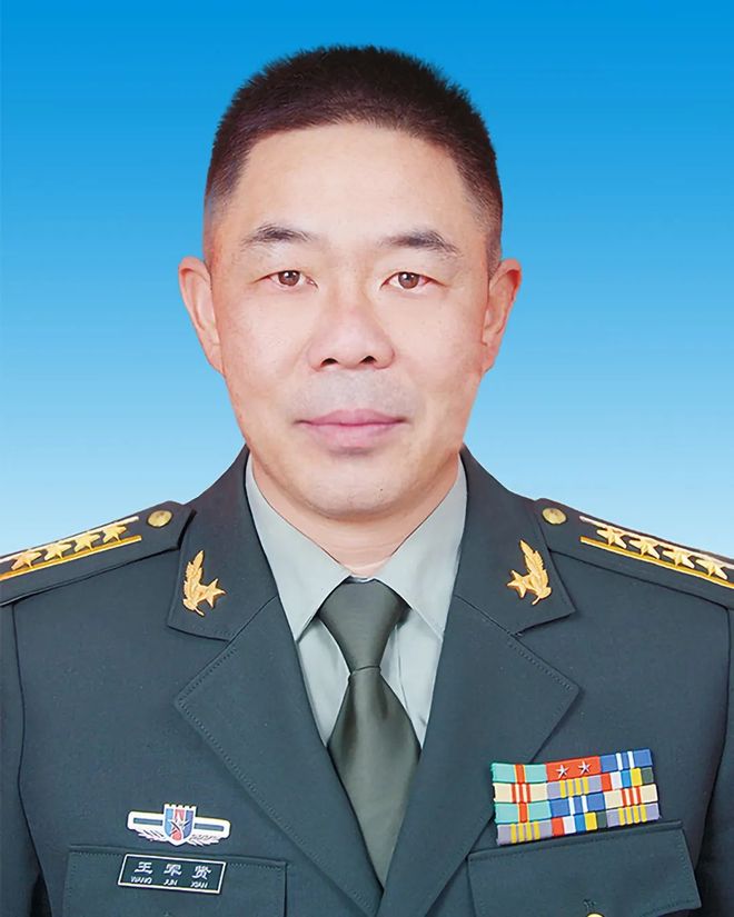 十四集团军原警卫连连长，铁血忠诚铸就的传奇人生，铁血忠诚铸就的传奇人生，十四集团军原警卫连连长故事揭秘