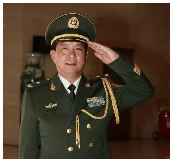 丁晓兵连降七级，军衔变动背后的深层意义，丁晓兵连降七级背后的深层意义探究