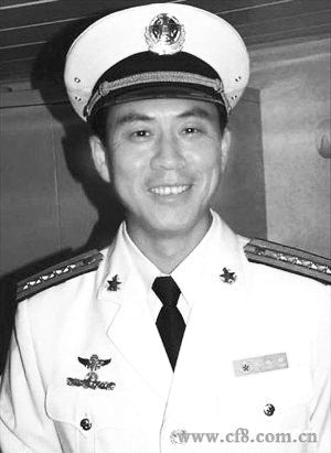 中国首任航母舰长，历史性的航行与时代的领航者，中国首任航母舰长，时代领航者的历史性航行