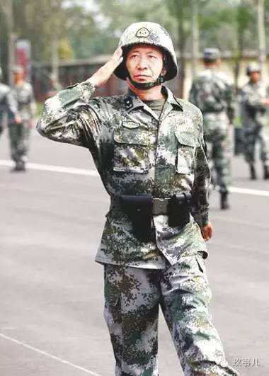 关于中国陆军第38集团军军长的军衔探讨，中国陆军第38集团军军长的军衔揭秘