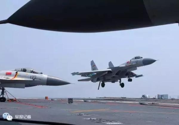 辽宁舰成功起降歼-15，中国海军航空兵力量的里程碑事件，中国海军航空兵力量里程碑事件，辽宁舰成功起降歼-15