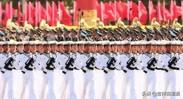 中国女兵最漂亮的表演——英勇与美丽的完美结合，中国女兵的英勇与美丽，完美融合的壮丽表演