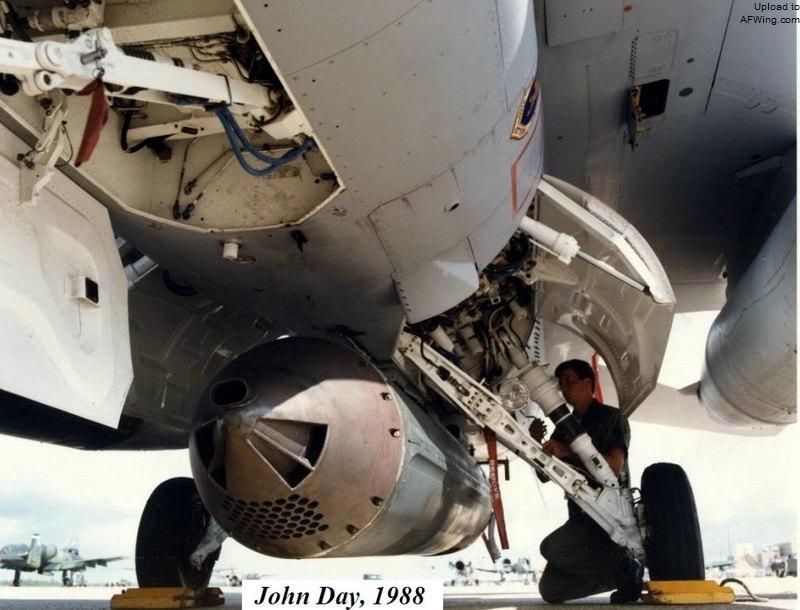 A-10攻击机机炮特写，战争中的空中猛兽，A-10攻击机机炮，战争中的空中猛兽