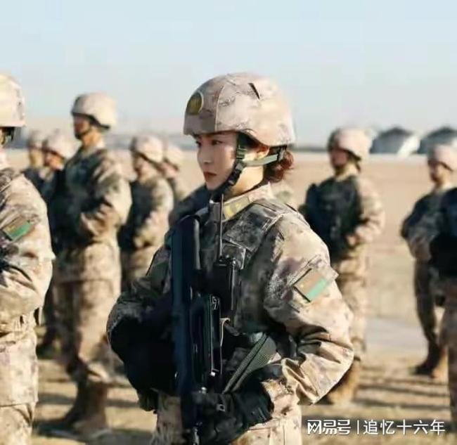 探索未来战场时尚，全新的21式星空迷彩作战服，探索未来战场时尚，全新21式星空迷彩作战服亮相