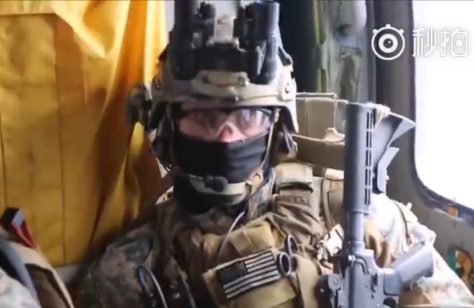 美国最强单兵装备，尖端科技与战斗力的完美结合，美国顶尖单兵装备，科技战力完美融合
