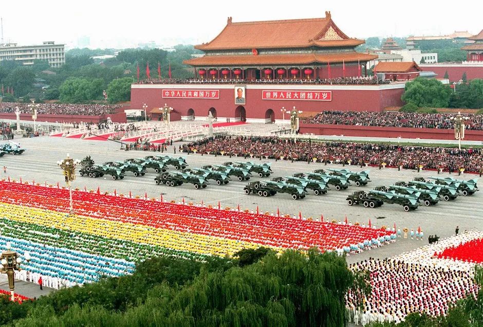 纪念建国二十年，大阅兵视频的回顾与启示，纪念建国二十年，大阅兵回顾与启示的视频启示录
