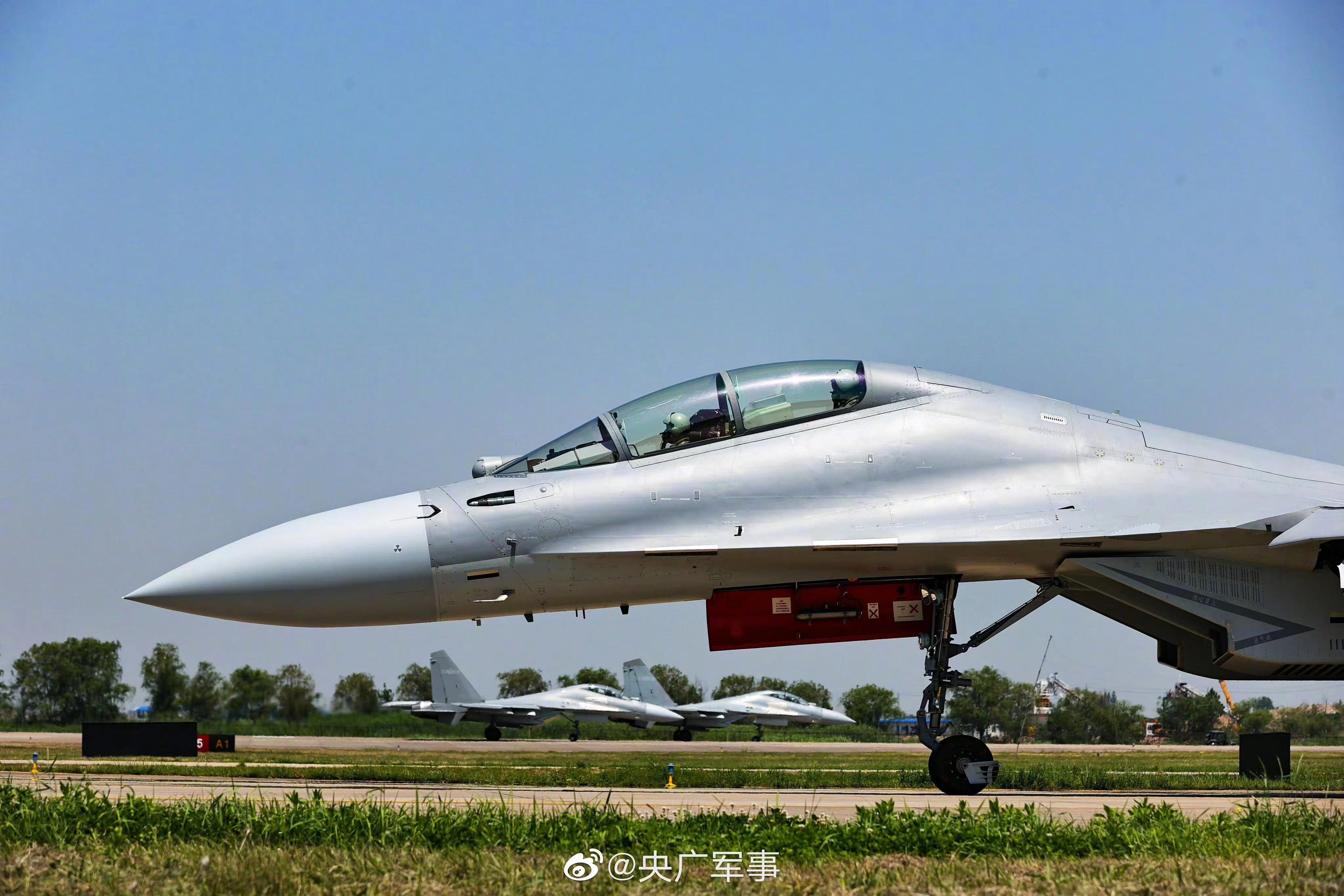 齐齐哈尔尖16战斗机，中国空军的骄傲，齐齐哈尔尖16战斗机，中国空军的荣耀之刃