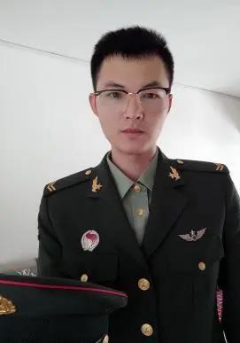 战略支援部队的现任领导及其领导下的新时代军事变革，战略支援部队领导新时代军事变革，领导力与创新的融合