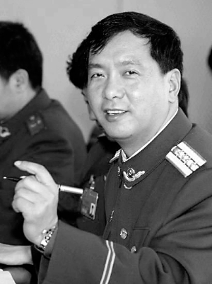 丁晓兵，一位传奇人物的简介与故事，丁晓兵，传奇人物的生平与故事简介