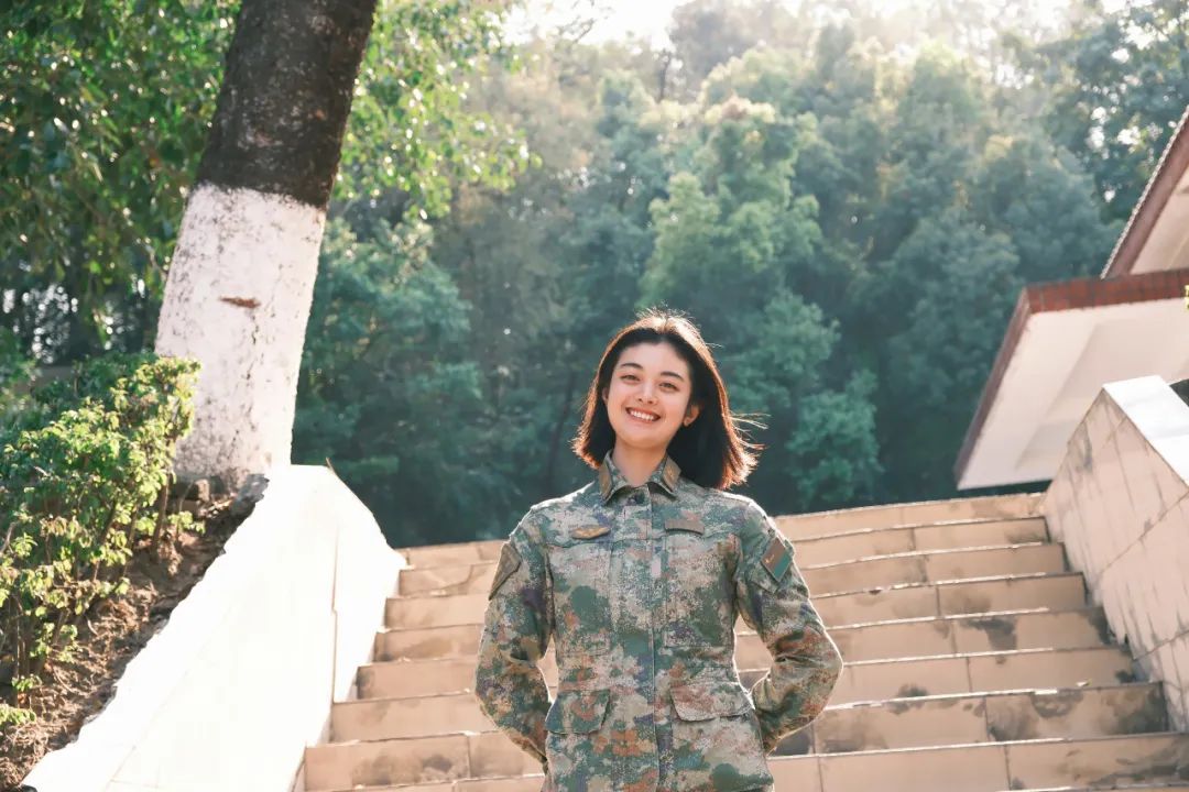 中国女兵最漂亮的照片——吴俊瑶的2019瞬间，中国女兵吴俊瑶的绝美瞬间，2019年照片集锦