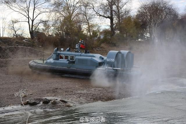 气垫船在陆地上的行驶能力探讨，气垫船陆地行驶能力研究探讨