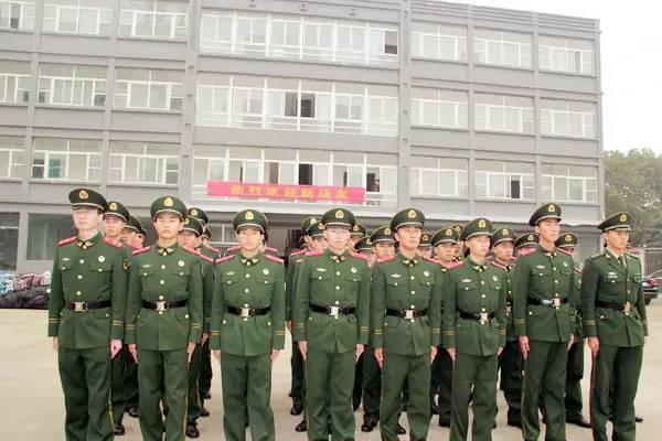 消防老兵与新兵之间的挑战与成长，消防老兵与新兵的成长挑战之路