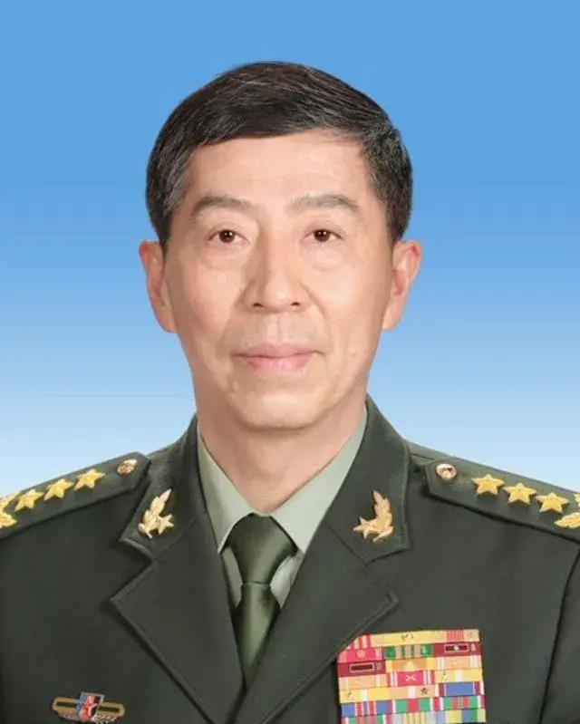 董震少将的卓越军事生涯，一位忠诚勇敢的将领的简历，董震少将，卓越军事生涯的忠诚勇敢将领