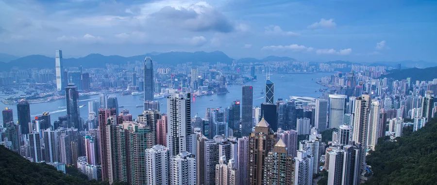香港今晚9点35分