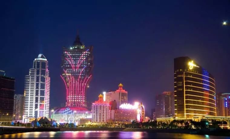 免费旅游新篇章（或免费畅游）