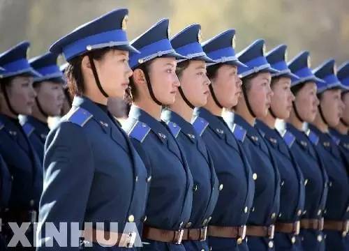 空军07式军装图片，展现新时代空军风采，新时代空军风采，07式军装图片展示