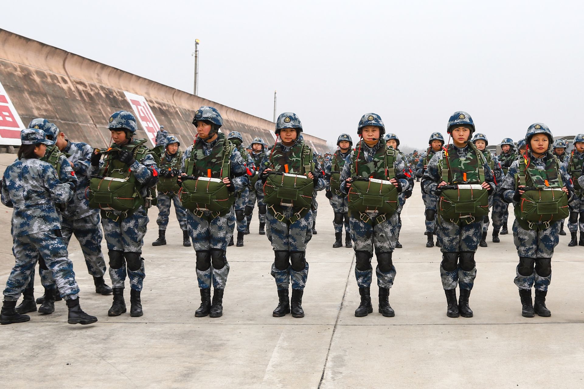 中国空降兵第十五军的成立时间及其历史背景，中国空降兵第十五军的成立历史背景及其时间概述