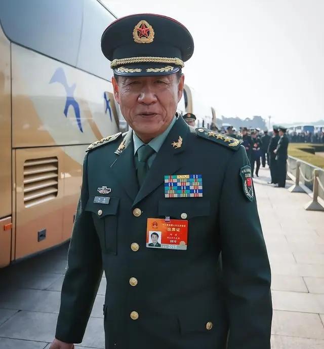 盛建忠的军衔与荣耀之路，盛建忠的军衔与荣耀之路，一位军人的荣耀与传奇经历