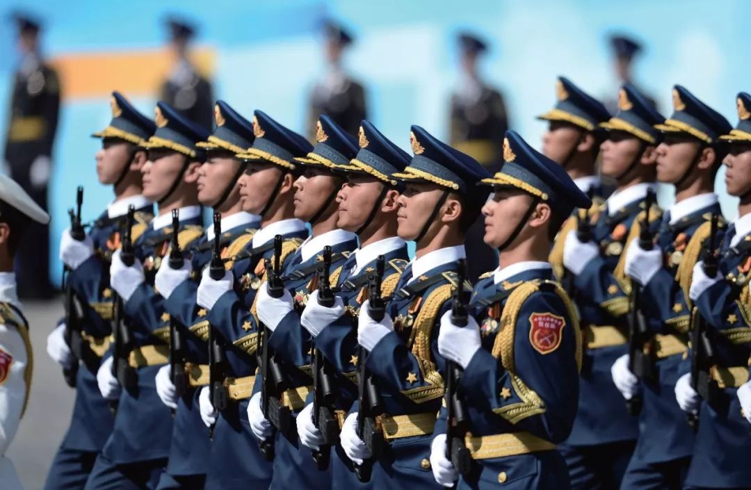 中国兵役制度的变革，从强制服兵役到职业化发展的历程（以2020年为观察点），中国兵役制度变革概览，从强制服兵役到职业化发展的历程（观察点，2020年）