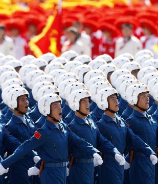 阅兵式服装的样式和特点，阅兵式服装的样式与特点概览
