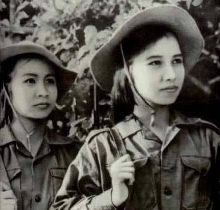 我国士兵被越南女兵俘虏，历史与现实的交织，历史与现实交织，我国士兵曾被越南女兵俘虏经历揭秘