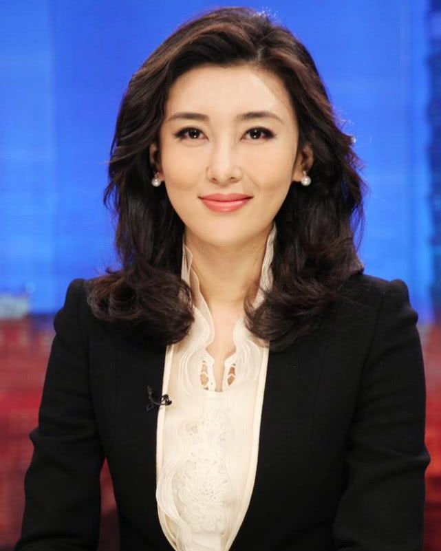 央视新增的十二位女主持人，美丽与才华并存的风采展示，央视新晋十二位女主持人，美丽与才华的魅力展示